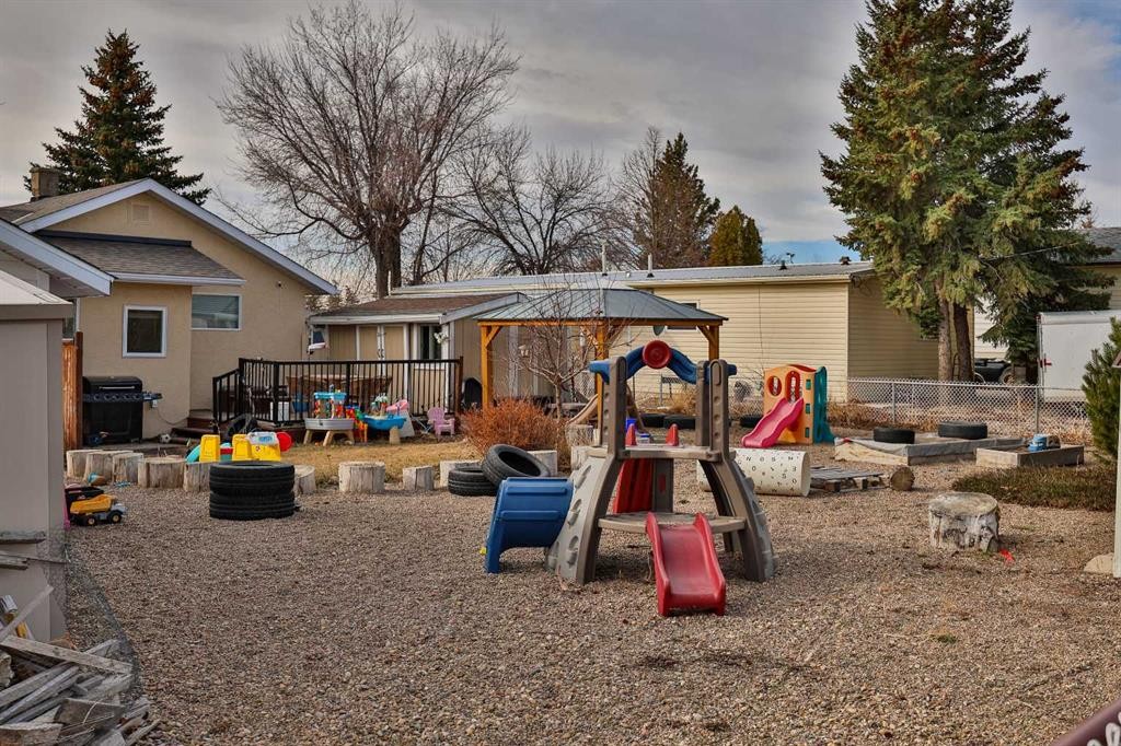 405 5 Avenue, Warner, AB - Outdoor