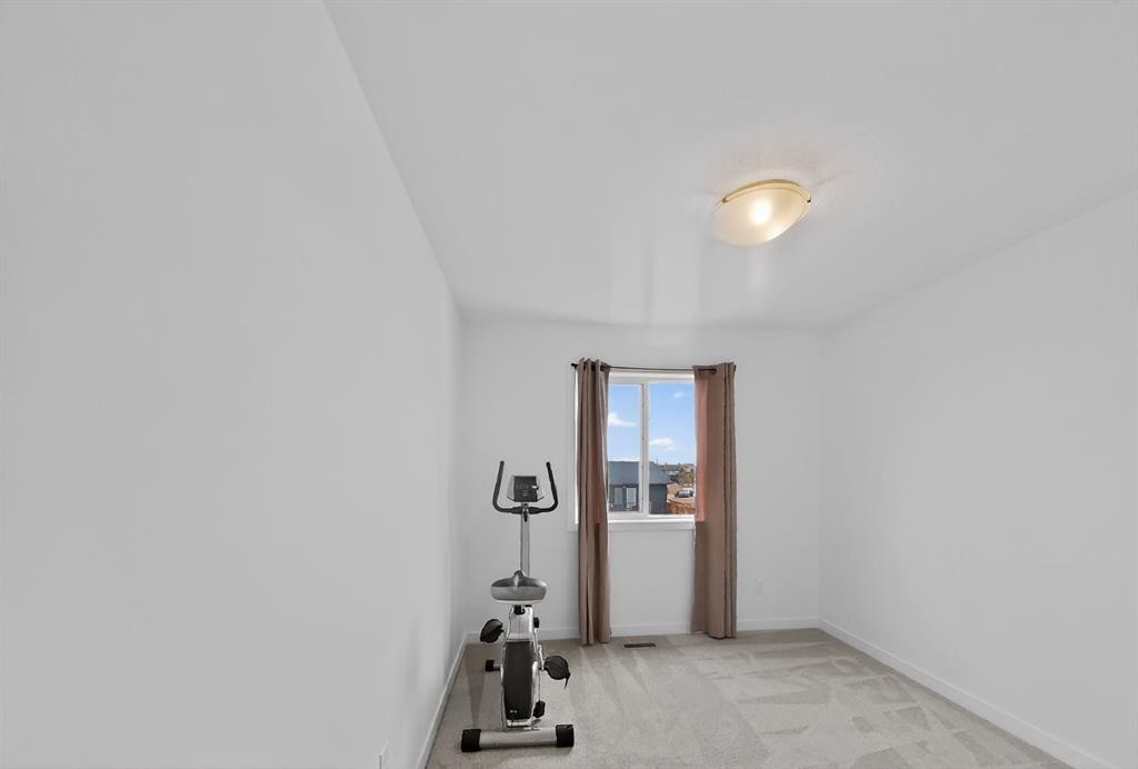 302 Uplands Boulevard North, Lethbridge, AB - Indoor Photo Showing Other Room