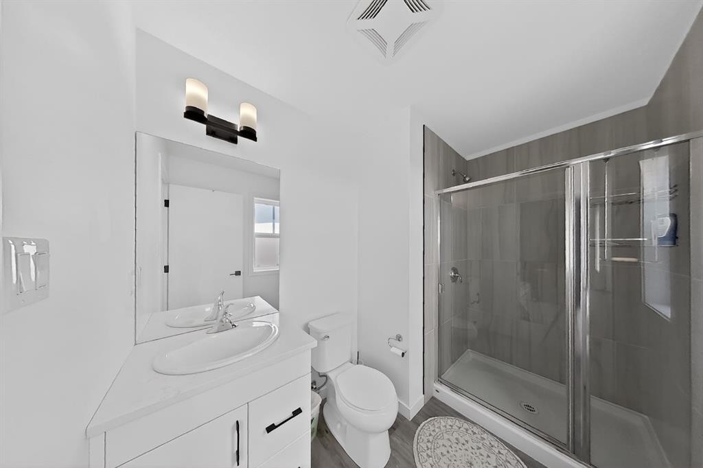 302 Uplands Boulevard North, Lethbridge, AB - Indoor Photo Showing Bathroom