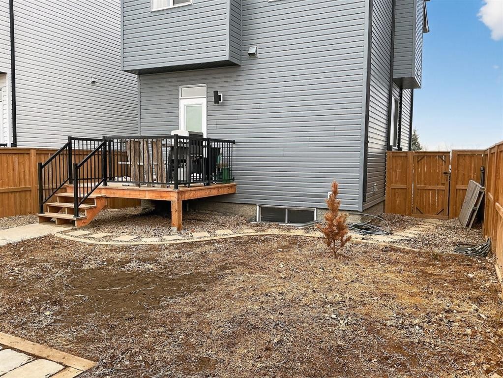 302 Uplands Boulevard North, Lethbridge, AB - Outdoor With Exterior