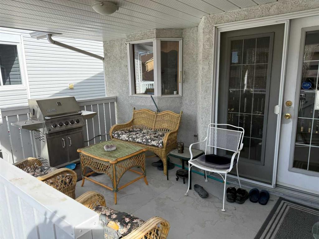 128 Heritage Boulevard West, Lethbridge, AB - Outdoor With Deck Patio Veranda With Exterior