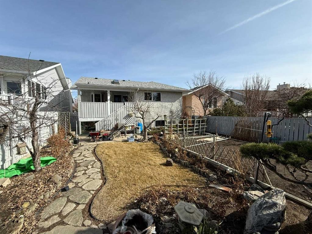 128 Heritage Boulevard West, Lethbridge, AB - Outdoor