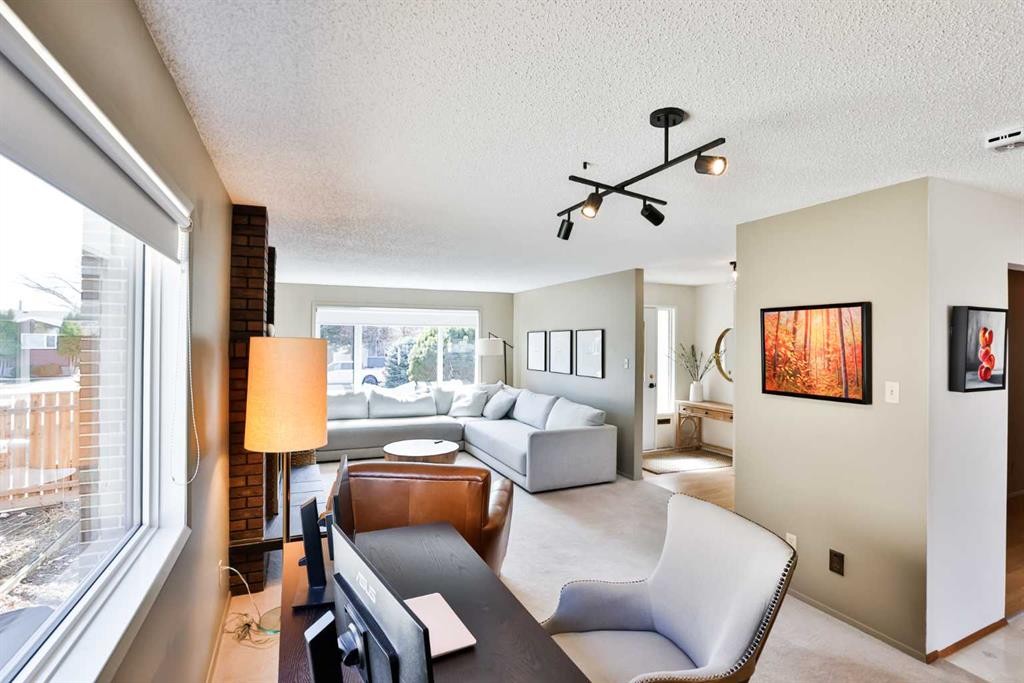 104 Elm Crescent South, Lethbridge, AB - Indoor