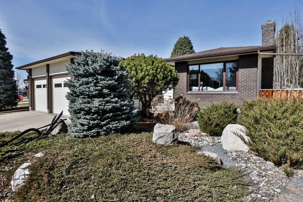 104 Elm Crescent South, Lethbridge, AB - Outdoor