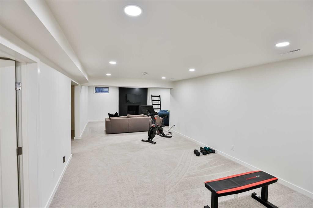 104 Elm Crescent South, Lethbridge, AB - Indoor