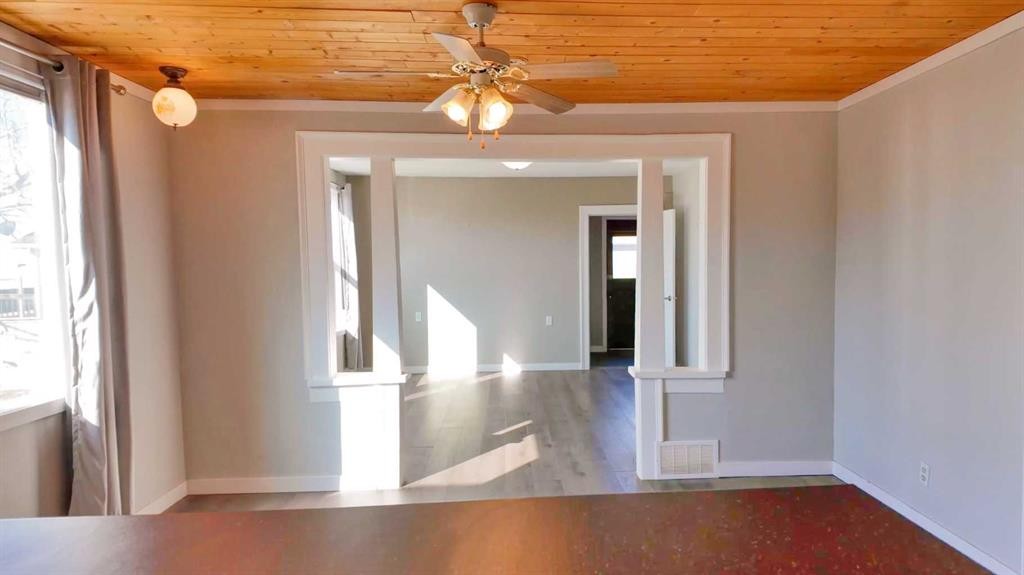 129 5 Avenue, Champion, AB - Indoor Photo Showing Other Room