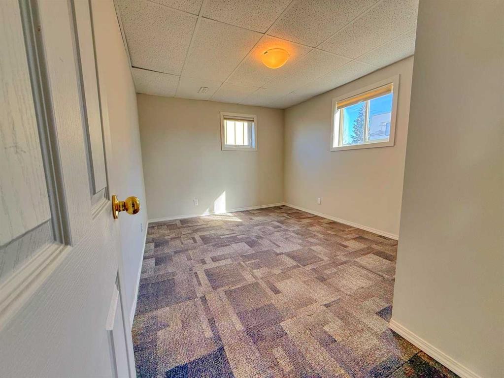 129 5 Avenue, Champion, AB - Indoor Photo Showing Other Room