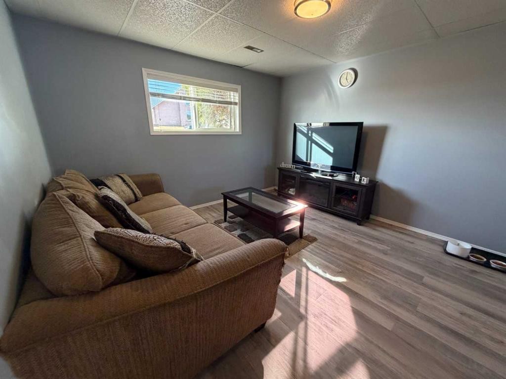 5413 38 Avenue, Taber, AB - Indoor