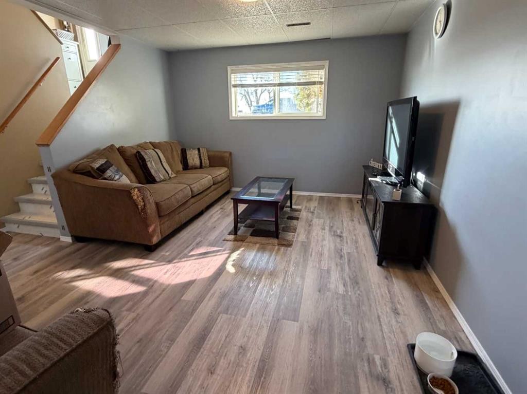 5413 38 Avenue, Taber, AB - Indoor