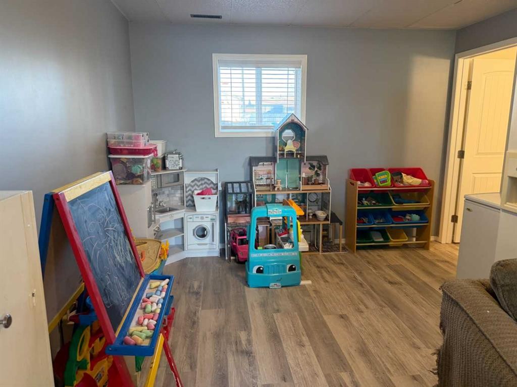 5413 38 Avenue, Taber, AB - Indoor