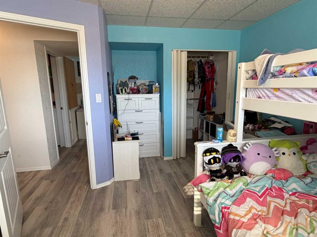 5413 38 Avenue, Taber, AB - Indoor Photo Showing Bedroom