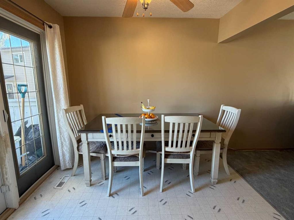 5413 38 Avenue, Taber, AB - Indoor Photo Showing Dining Room