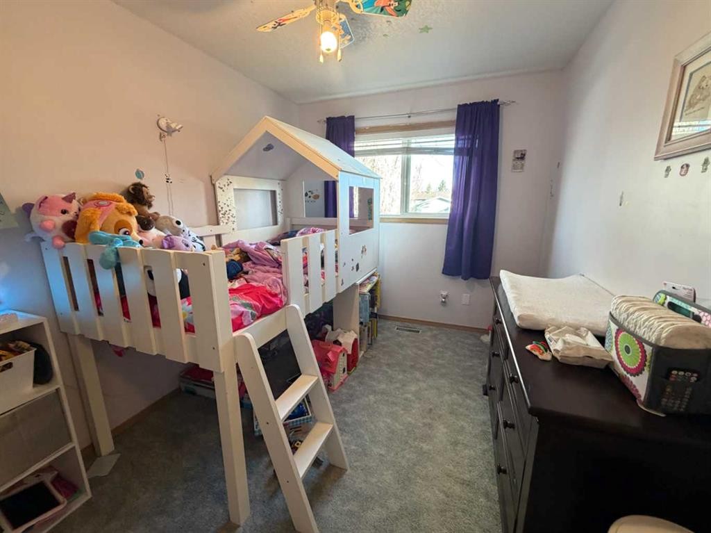 5413 38 Avenue, Taber, AB - Indoor Photo Showing Bedroom