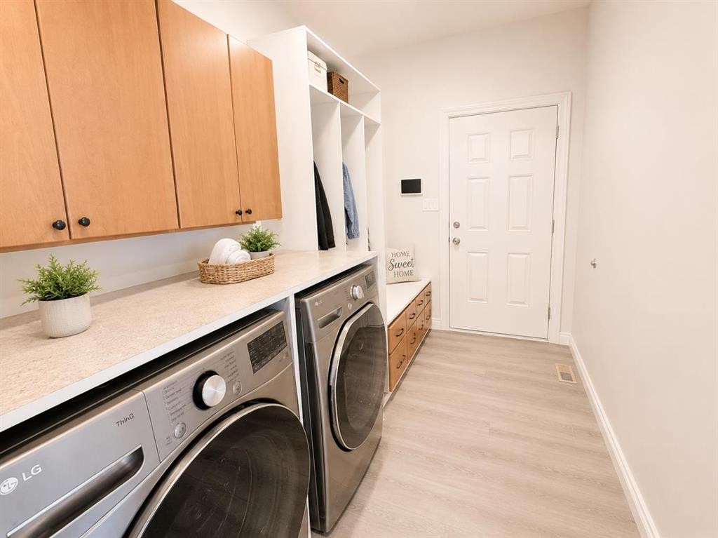 222 6A Street, Stirling, AB - Indoor Photo Showing Laundry Room