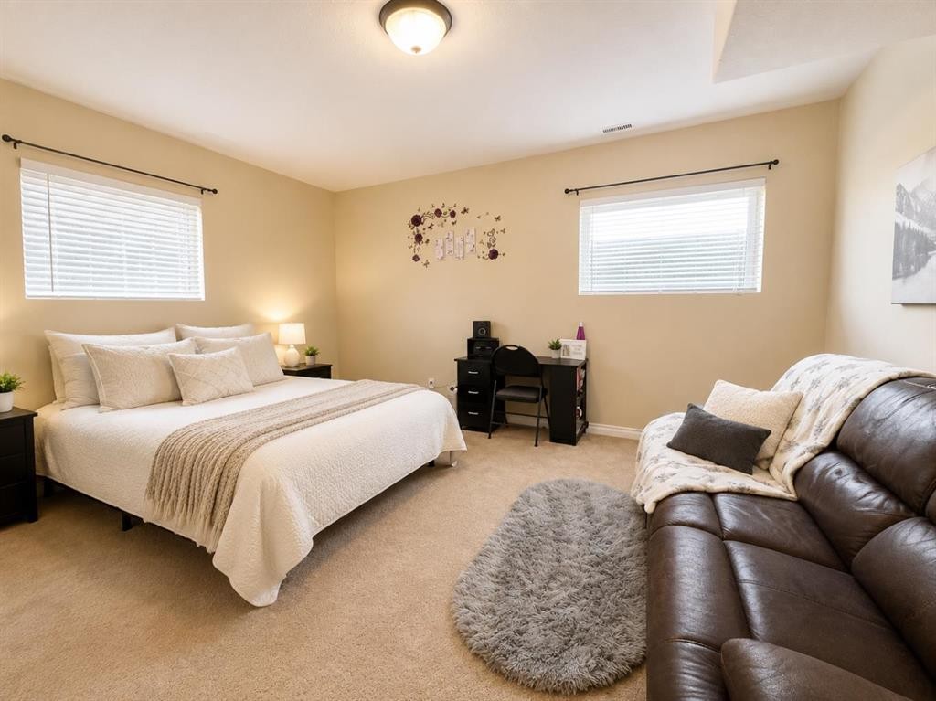 222 6A Street, Stirling, AB - Indoor Photo Showing Bedroom