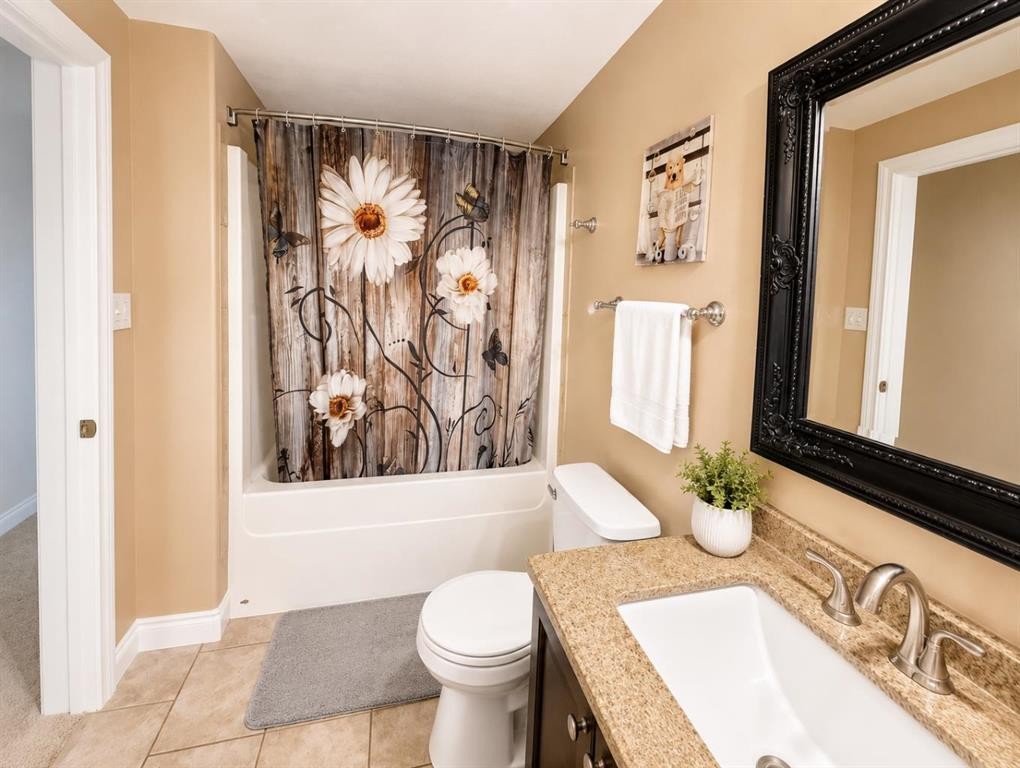222 6A Street, Stirling, AB - Indoor Photo Showing Bathroom