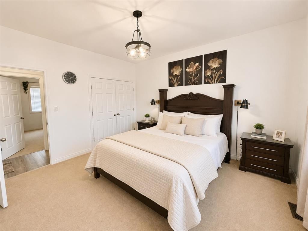 222 6A Street, Stirling, AB - Indoor Photo Showing Bedroom