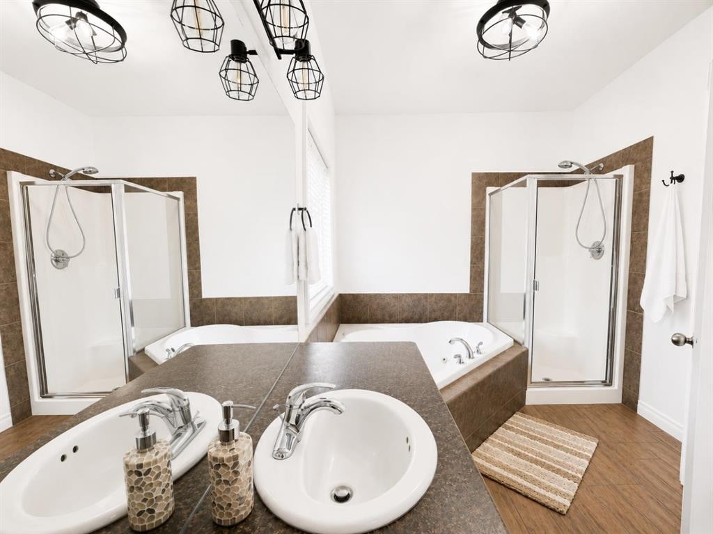 222 6A Street, Stirling, AB - Indoor Photo Showing Bathroom