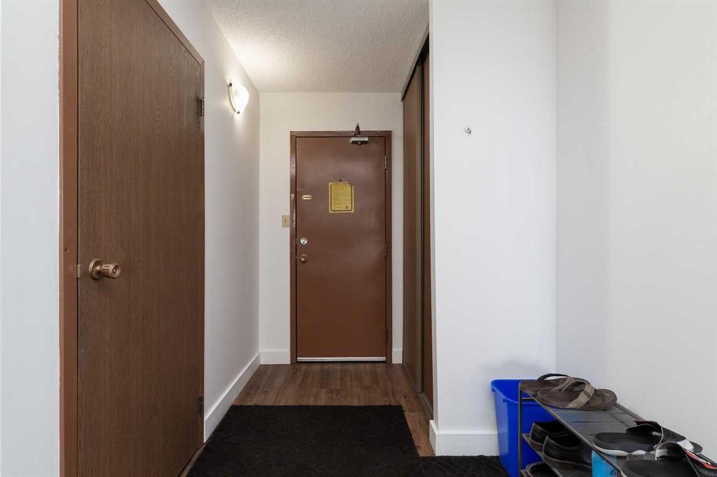 515-5 Berkley Place West, Lethbridge, AB - Indoor Photo Showing Other Room