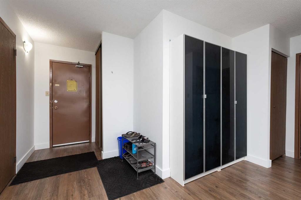 515-5 Berkley Place West, Lethbridge, AB - Indoor Photo Showing Other Room