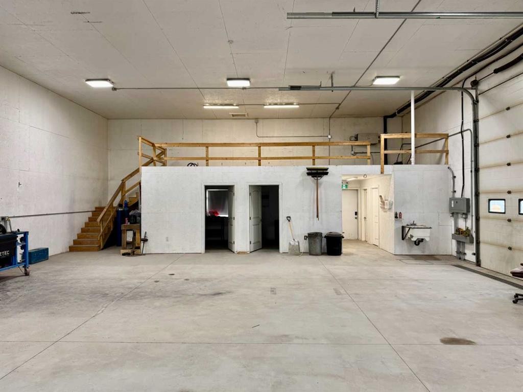 913 13 Ave, Coaldale, AB