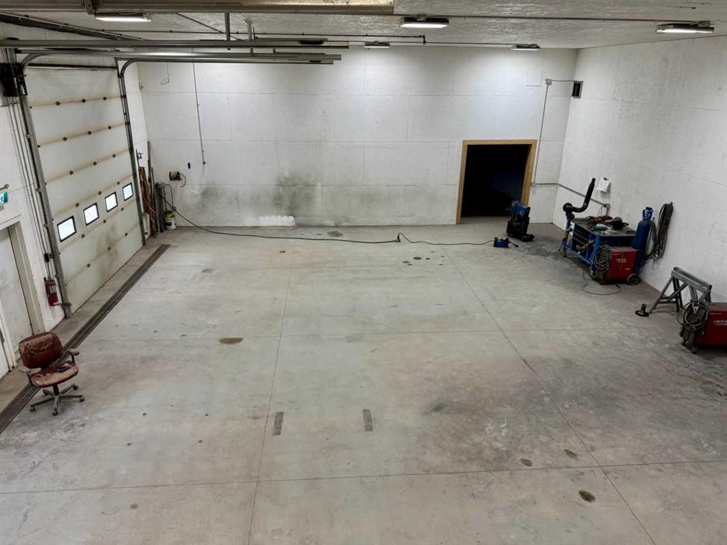 913 13 Ave, Coaldale, AB