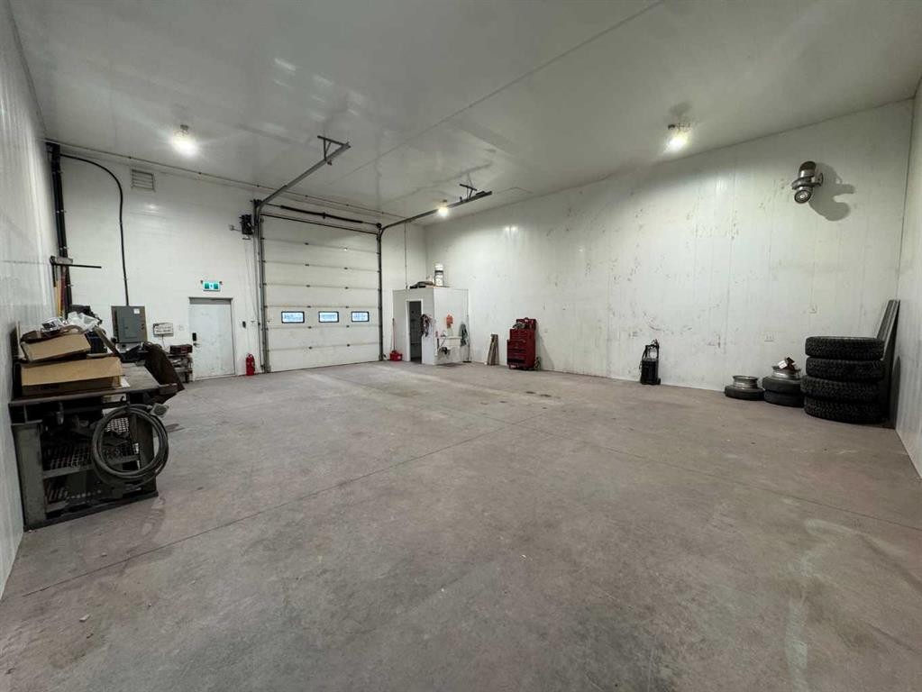 913 13 Ave, Coaldale, AB