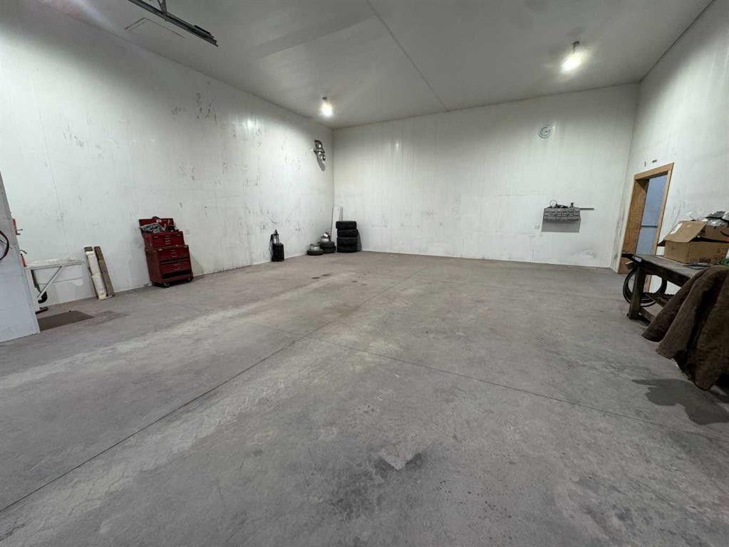 913 13 Ave, Coaldale, AB