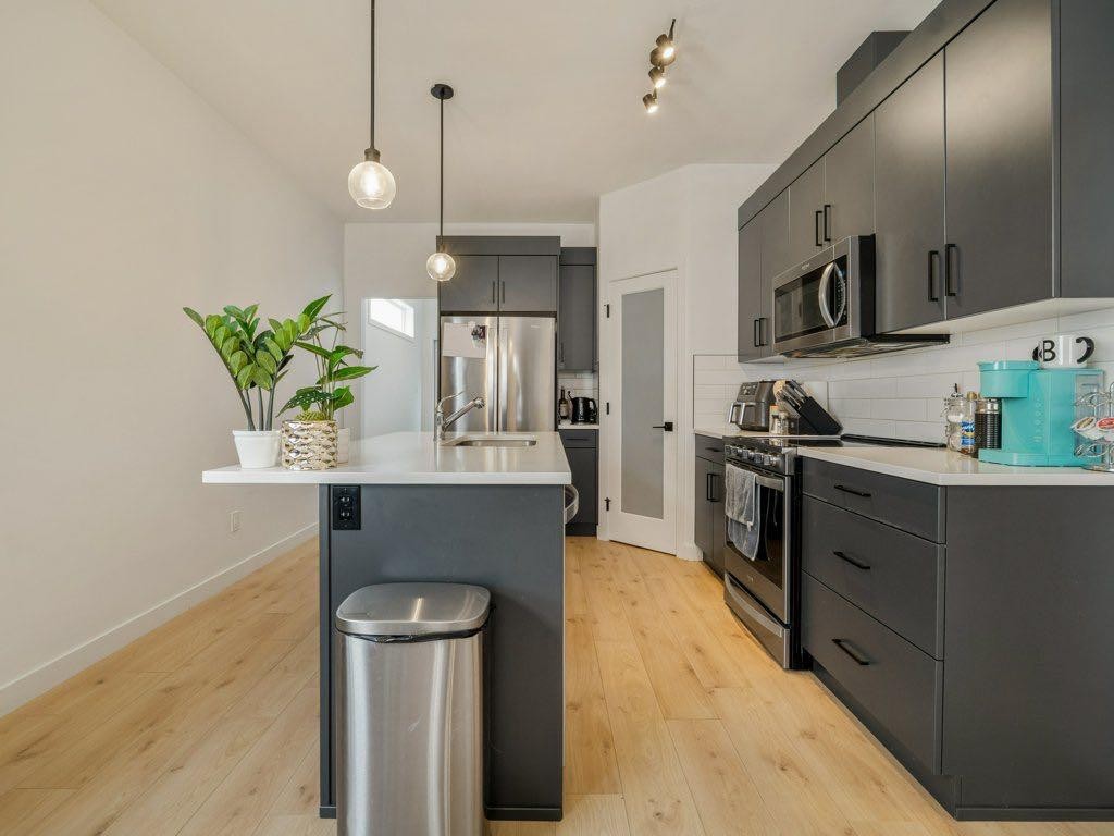 308 Uplands Boulevard North, Lethbridge, AB - Indoor Photo Showing Kitchen With Upgraded Kitchen