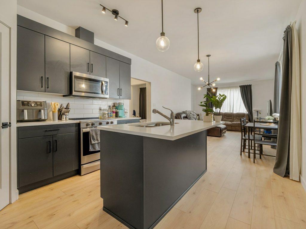 308 Uplands Boulevard North, Lethbridge, AB - Indoor Photo Showing Kitchen With Upgraded Kitchen