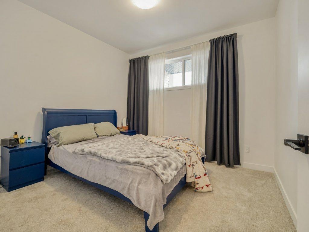 308 Uplands Boulevard North, Lethbridge, AB - Indoor Photo Showing Bedroom