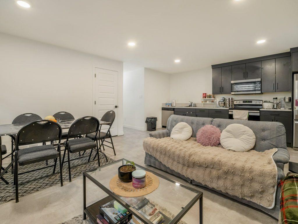 308 Uplands Boulevard North, Lethbridge, AB - Indoor Photo Showing Other Room