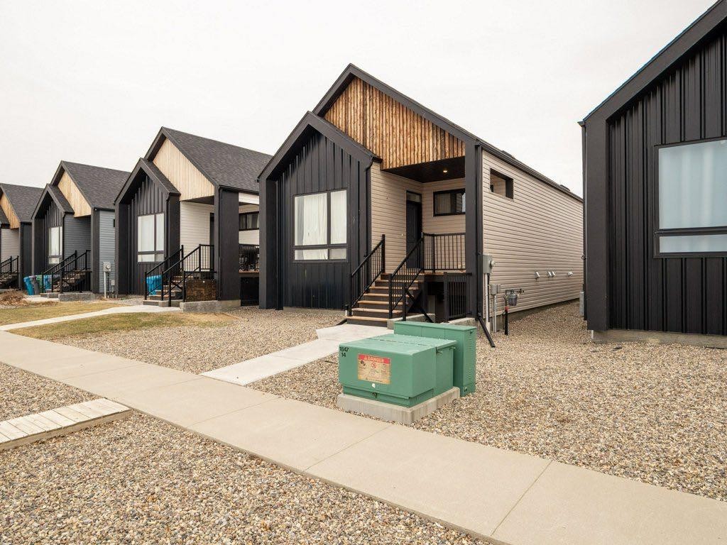 308 Uplands Boulevard North, Lethbridge, AB - Outdoor