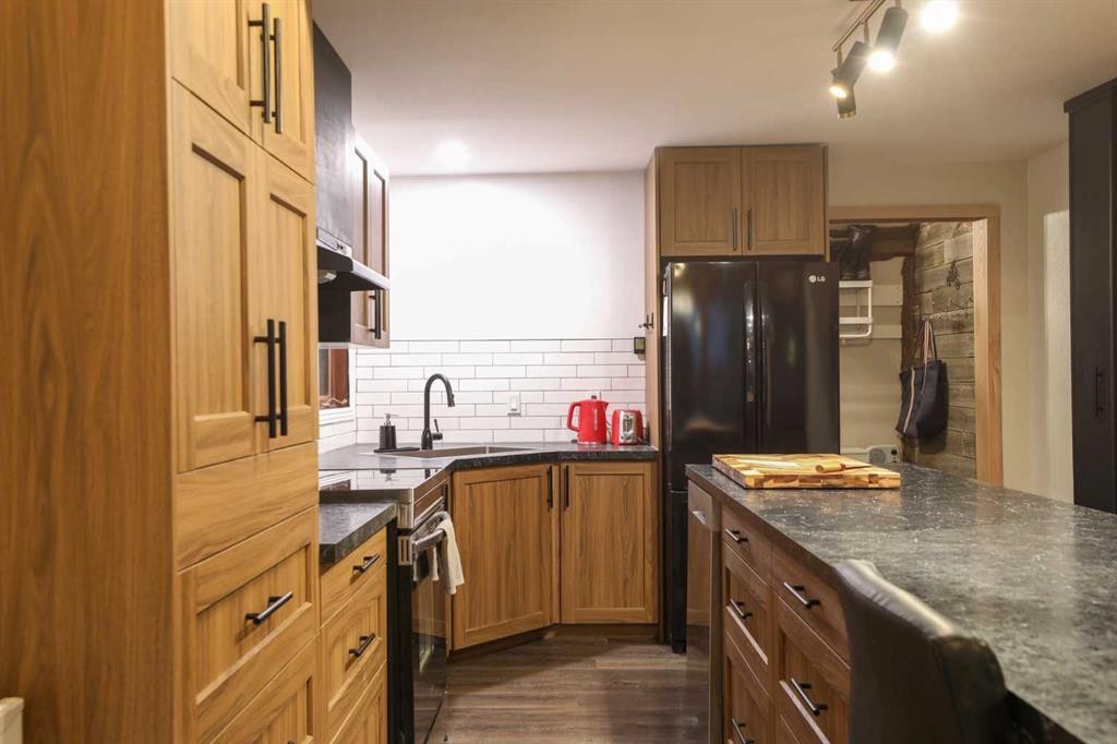 108 3 Street, Warner, AB - Indoor Photo Showing Kitchen