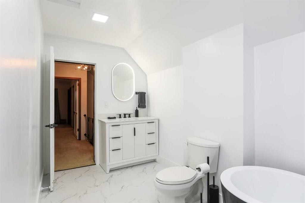 108 3 Street, Warner, AB - Indoor Photo Showing Bathroom