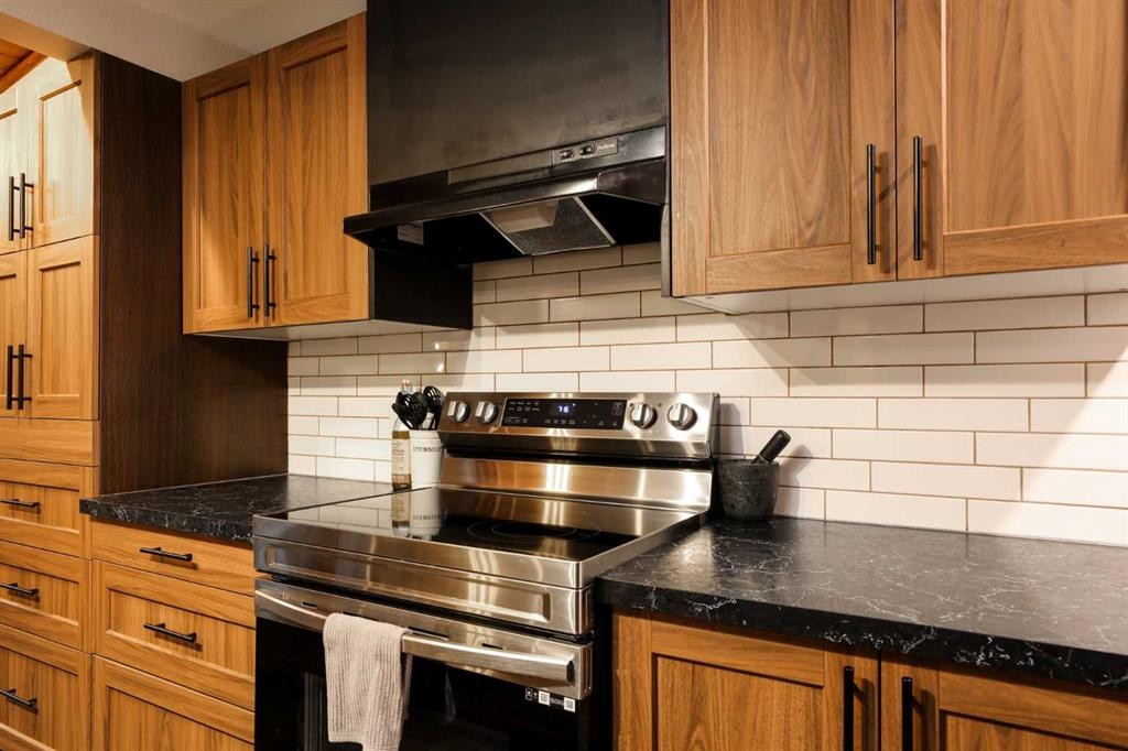 108 3 Street, Warner, AB - Indoor Photo Showing Kitchen