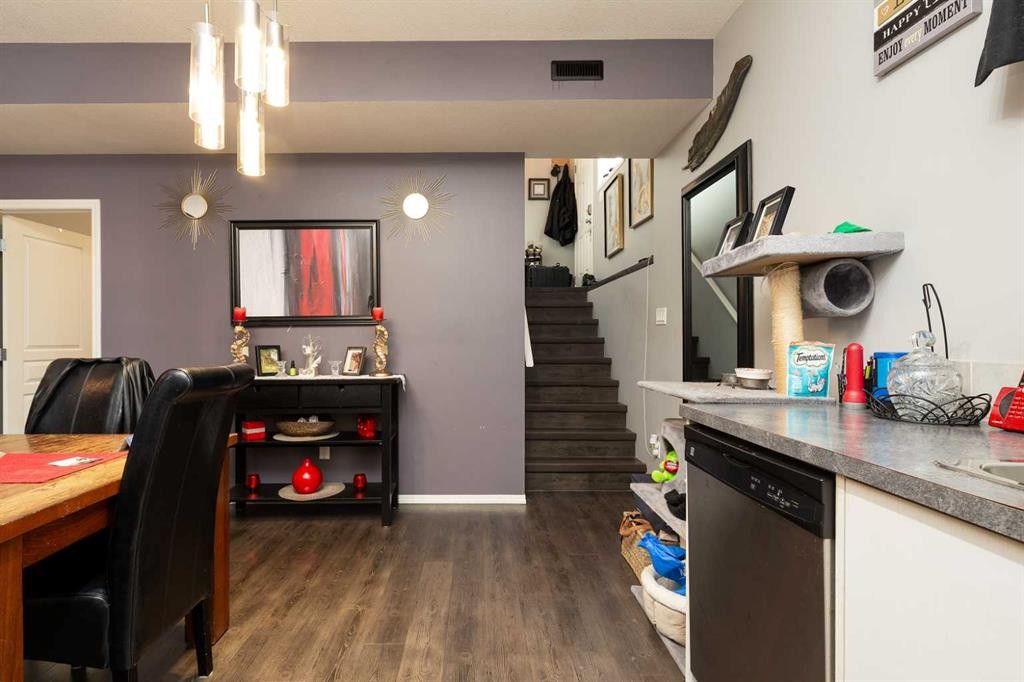 1164 Keystone Road West, Lethbridge, AB - Indoor