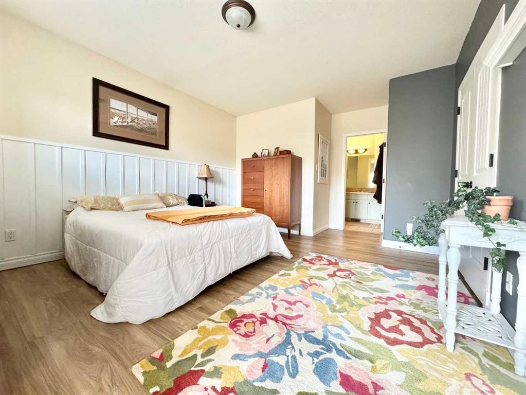 2-373 Canyon Boulevard West, Lethbridge, AB - Indoor Photo Showing Bedroom