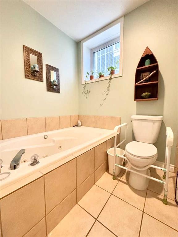 2-373 Canyon Boulevard West, Lethbridge, AB - Indoor Photo Showing Bathroom