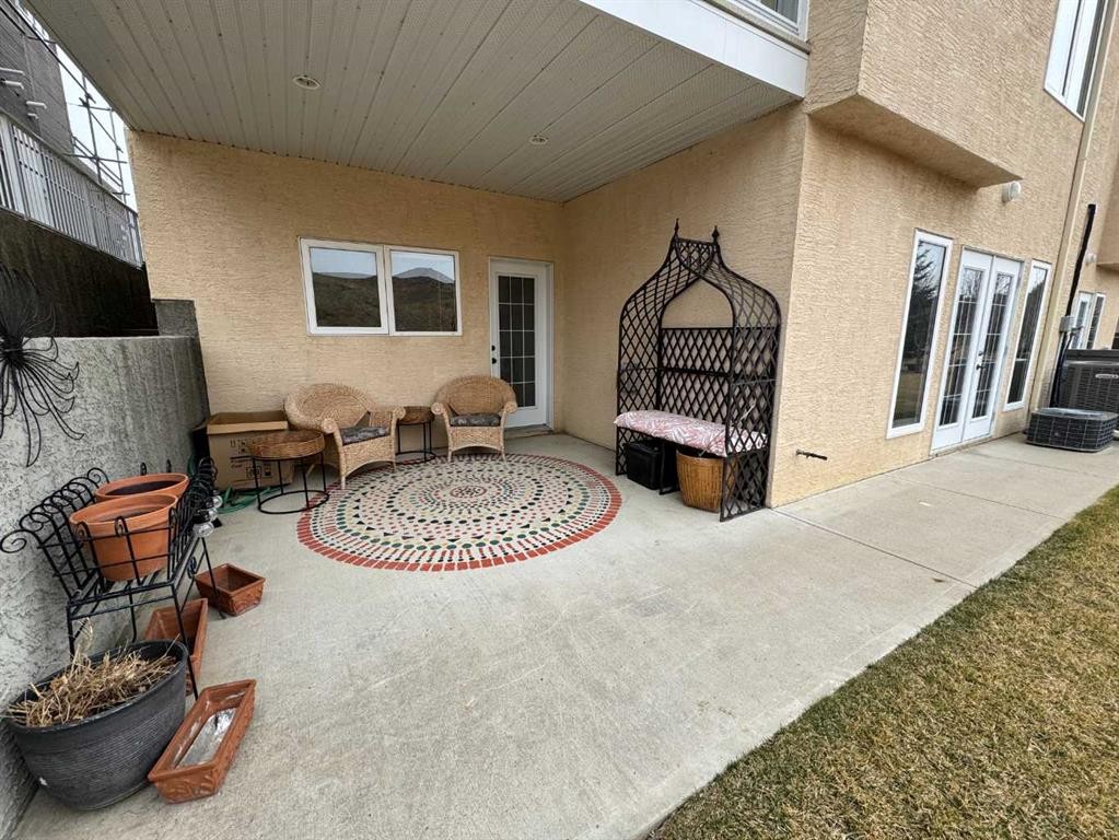 2-373 Canyon Boulevard West, Lethbridge, AB - Outdoor With Exterior