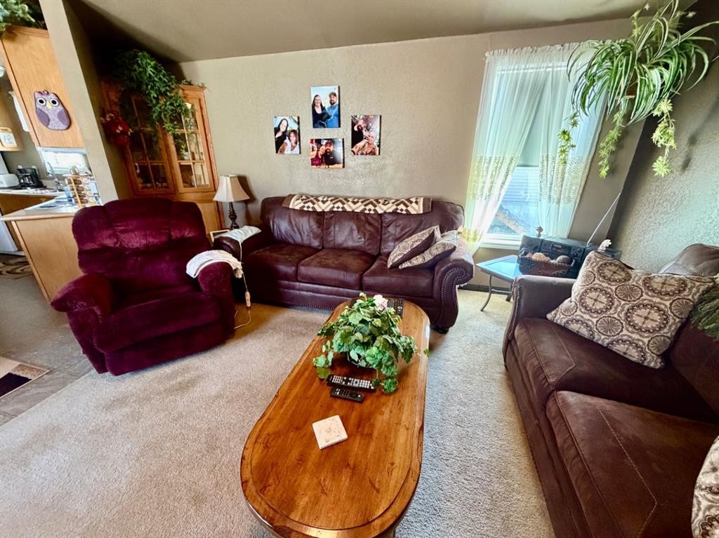 206 Railway Avenue, Coaldale, AB
