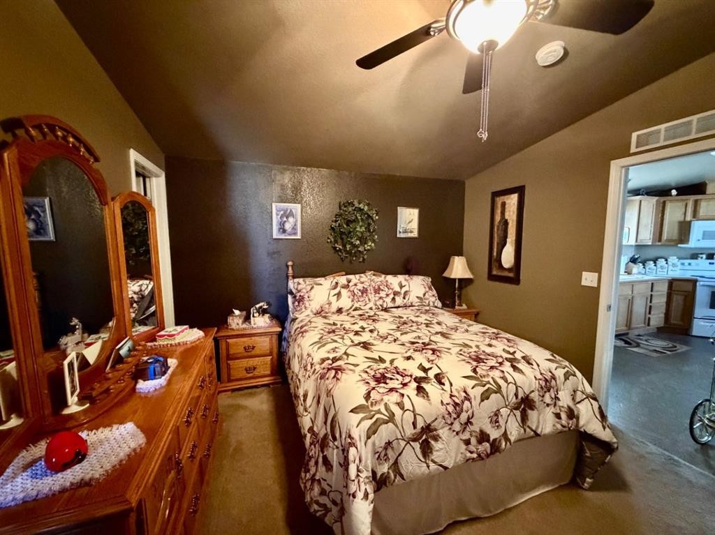 206 Railway Avenue, Coaldale, AB