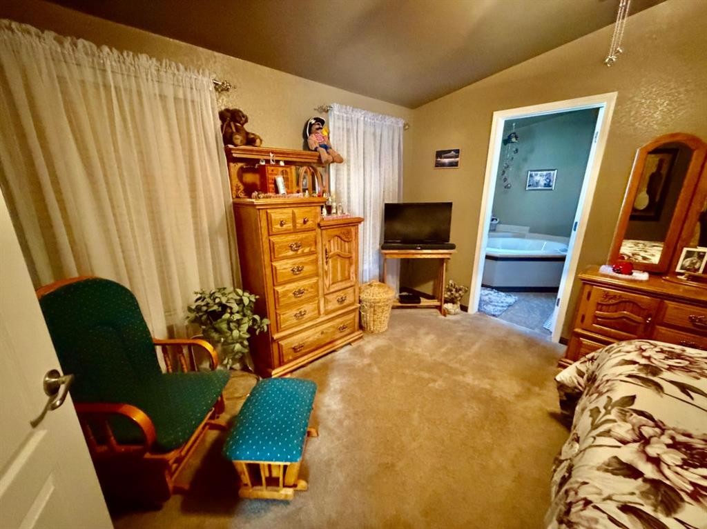 206 Railway Avenue, Coaldale, AB