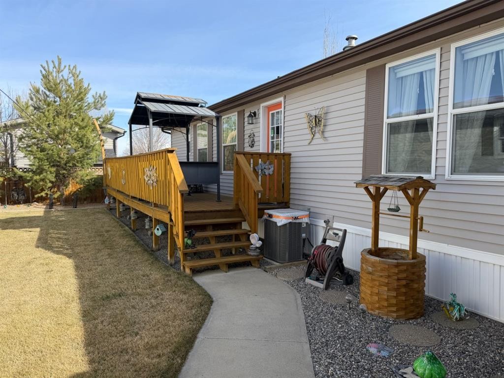 206 Railway Avenue, Coaldale, AB