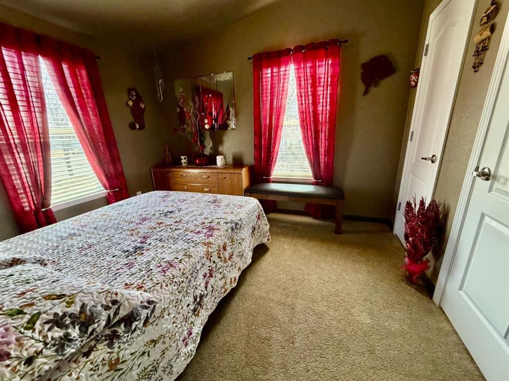 206 Railway Avenue, Coaldale, AB