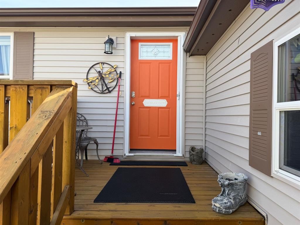 206 Railway Avenue, Coaldale, AB