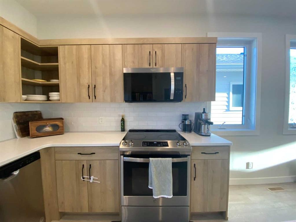 130 Prairie Gold St, Taber, AB - Indoor Photo Showing Kitchen