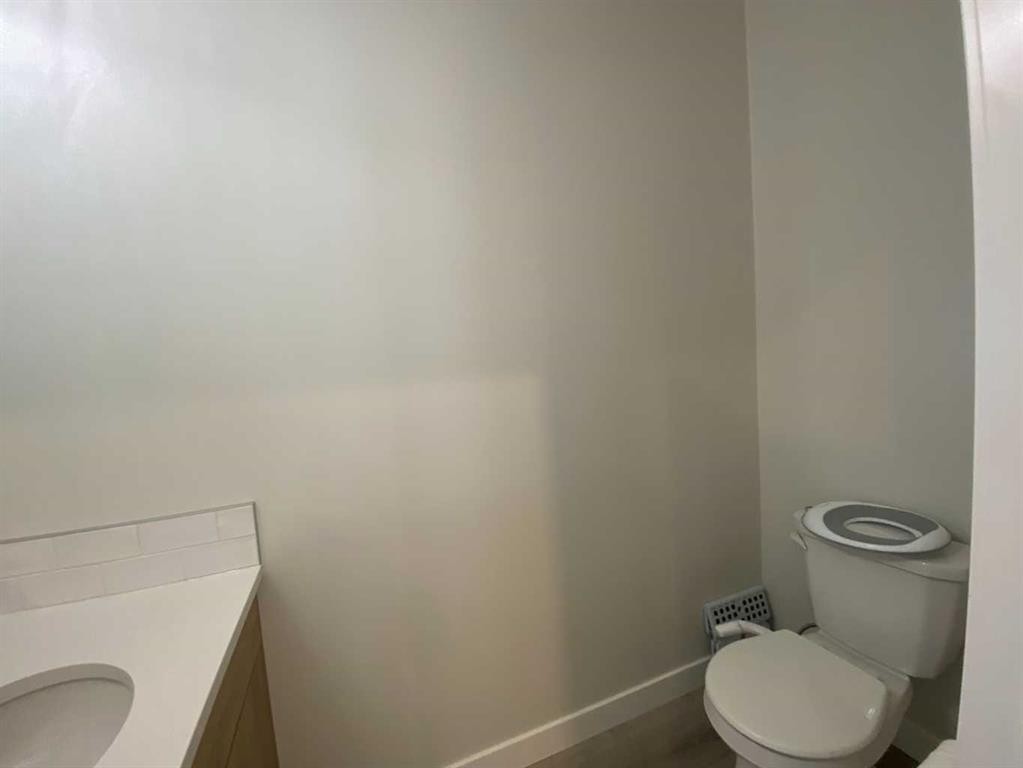 130 Prairie Gold St, Taber, AB - Indoor Photo Showing Bathroom