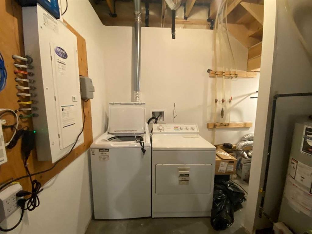 130 Prairie Gold St, Taber, AB - Indoor Photo Showing Laundry Room