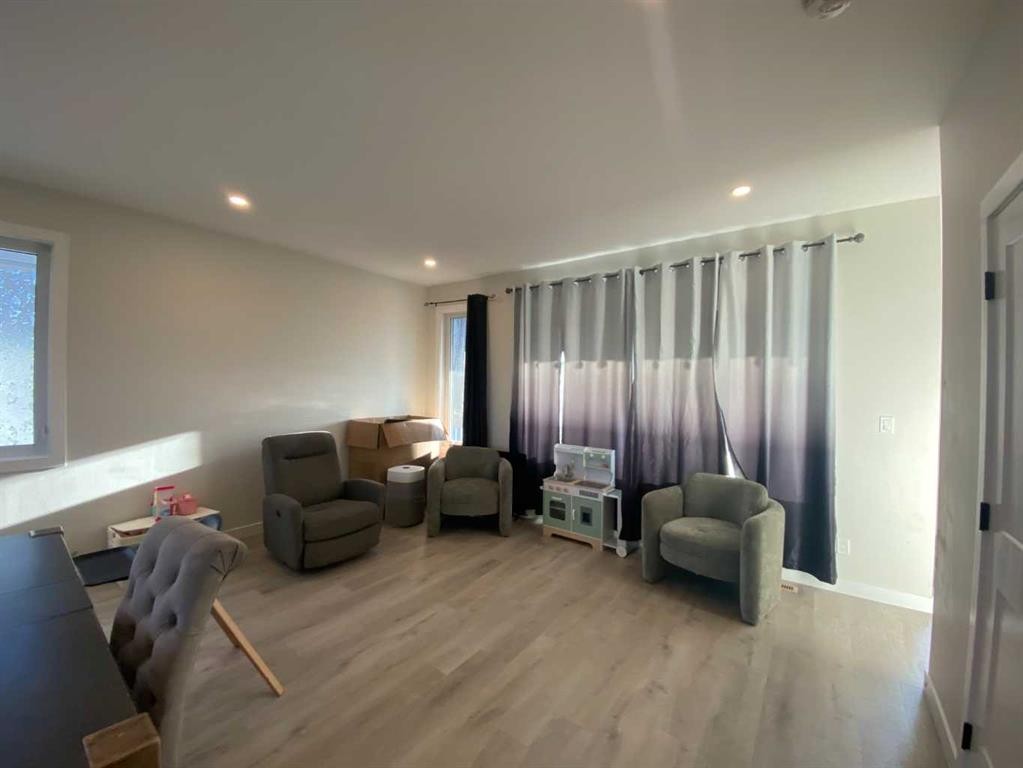 130 Prairie Gold St, Taber, AB - Indoor